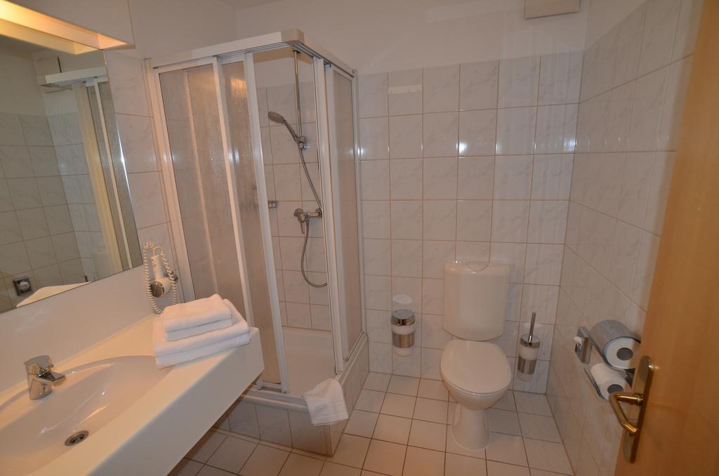 Ferienwohnung 2 Im Haus Huehnergott Sellin Pokoj fotografie